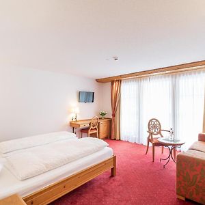 Pokój z łóżkiem king-size